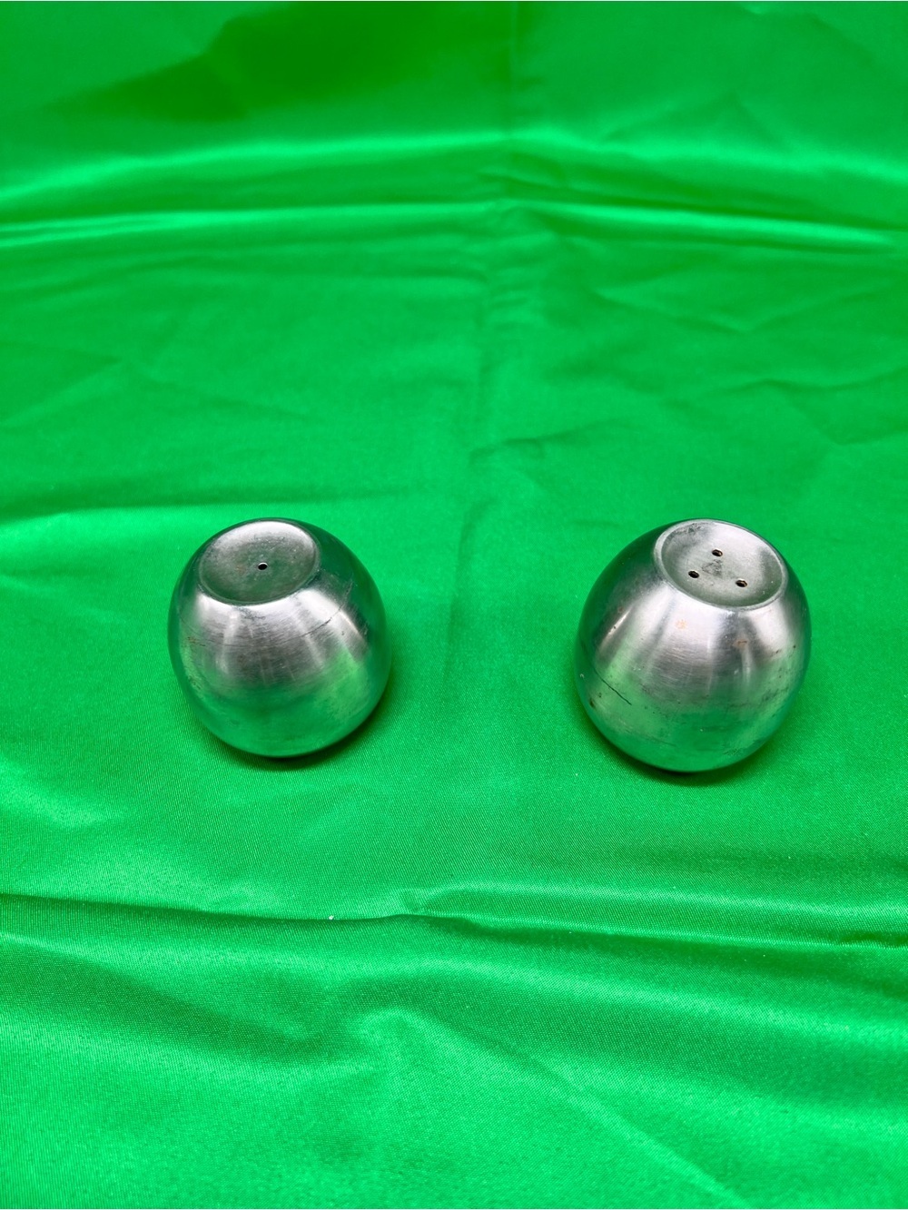 Stainless Steel Salt & Pepper Shakers - Silver - Picture 5 of 7